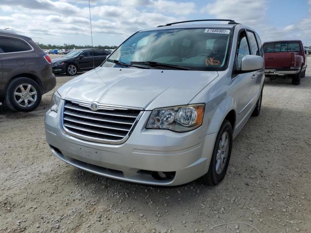 Photo 2 from auction – 2010 CHRYSLER TOWN & COU with VIN 2A4RR5D12AR366184
