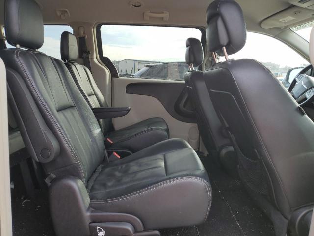 Photo 11 from auction – 2016 CHRYSLER TOWN & COU with VIN 2C4RC1BG8GR213373
