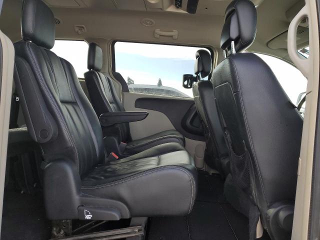 Photo 11 from auction – 2013 CHRYSLER TOWN & COU with VIN 2C4RC1BG5DR774187