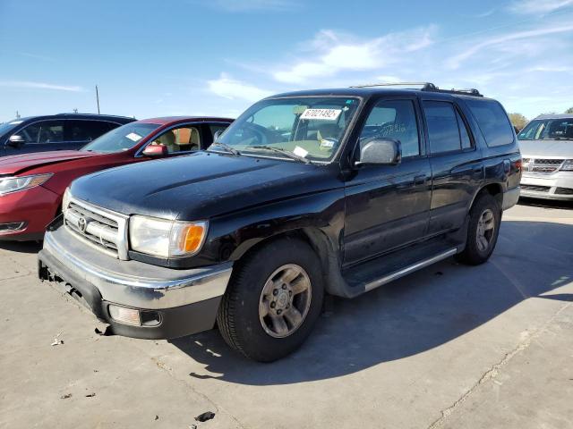 TOYOTA 4RUNNER SR 2000 with VIN JT3GN86R0Y0137685 - Photo from auction