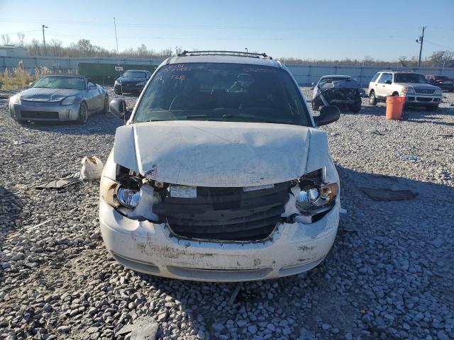 Photo 5 from auction – 2005 CHRYSLER TOWN & COU with VIN 2C4GP54LX5R571441
