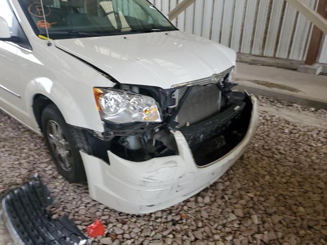 Photo 9 from auction – 2010 CHRYSLER TOWN & COU with VIN 2A4RR5D19AR129157