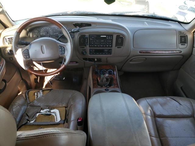 Photo 8 from auction – 2000 LINCOLN NAVIGATOR with VIN 5LMFU28A5YLJ43780