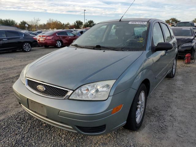 Photo 2 from auction – 2005 FORD FOCUS ZX5 with VIN 3FAFP37N15R150320