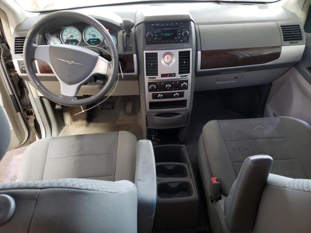 Photo 8 from auction – 2010 CHRYSLER TOWN & COU with VIN 2A4RR5D18AR319094
