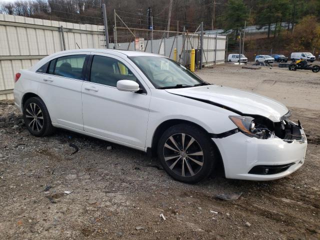 Photo 4 from auction – 2013 CHRYSLER 200 LIMITE with VIN 1C3CCBCG0DN755221