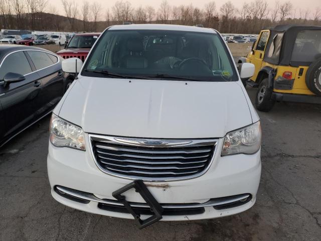 Photo 5 from auction – 2015 CHRYSLER TOWN & COU with VIN 2C4RC1BG2FR577089