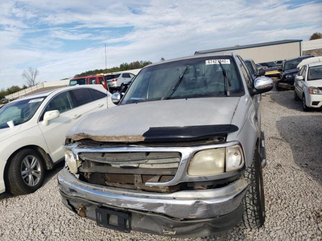 Photo 5 from auction – 2002 FORD F150 SUPER with VIN 1FTRW07652KA88843