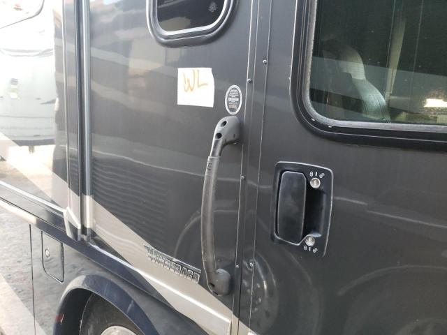 Photo 12 from auction – 2018 WINNEBAGO MOTORHOME with VIN 4UZACJFC2JCJX3341