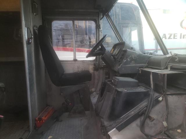 Photo 5 from auction – 2006 FREIGHTLINER CHASSIS M with VIN 4UZAARBW26CW00819