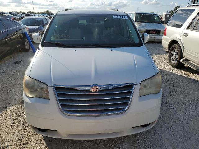 Photo 5 from auction – 2010 CHRYSLER TOWN & COU with VIN 2A4RR8DX3AR387535