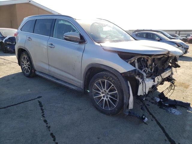 Photo 4 from auction – 2018 TOYOTA HIGHLANDER with VIN 5TDJZRFH6JS492916