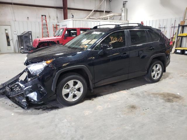 Photo 1 from auction – 2021 TOYOTA RAV4 XLE with VIN JTMW1RFV7MD070169