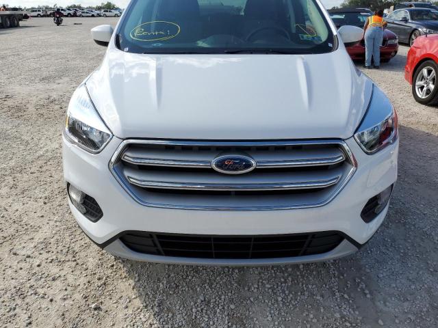 Photo 5 from auction – 2018 FORD ESCAPE SE with VIN 1FMCU9GD0JUD42276