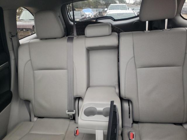 Photo 10 from auction – 2018 TOYOTA HIGHLANDER with VIN 5TDYZRFH3JS256173