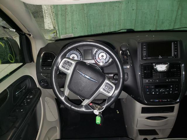 Photo 8 from auction – 2015 CHRYSLER TOWN & COU with VIN 2C4RC1BG6FR620557