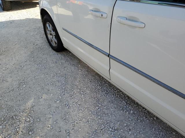 Photo 13 from auction – 2010 CHRYSLER TOWN & COU with VIN 2A4RR8DX3AR387535