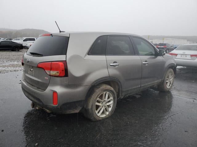 Photo 3 from auction – 2015 KIA SORENTO LX with VIN 5XYKT3A64FG630563