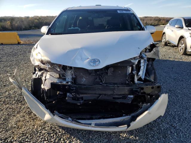 Photo 5 from auction – 2017 TOYOTA SIENNA XLE with VIN 5TDYZ3DC3HS787517