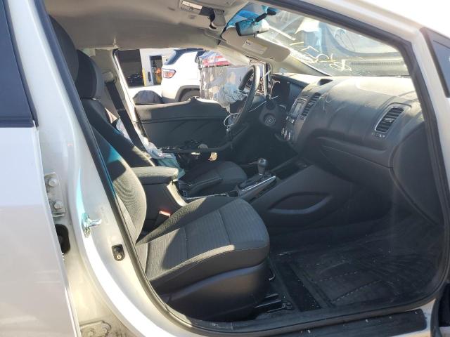 Photo 7 from auction – 2017 KIA FORTE LX with VIN 3KPFL4A77HE132387