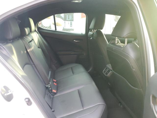 Photo 11 from auction – 2019 LEXUS UX 200 with VIN JTHY3JBH5K2014565