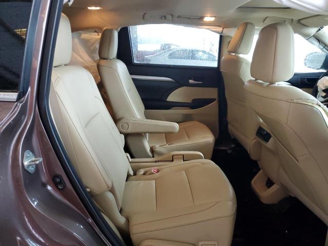 Photo 11 from auction – 2018 TOYOTA HIGHLANDER with VIN 5TDJZRFH2JS844891