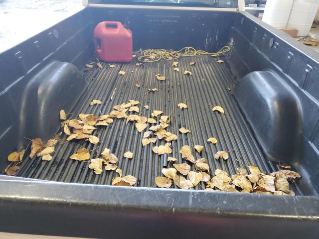 Photo 10 from auction – 2000 CHEVROLET SILVERADO with VIN 1GCEC14W2YZ338427