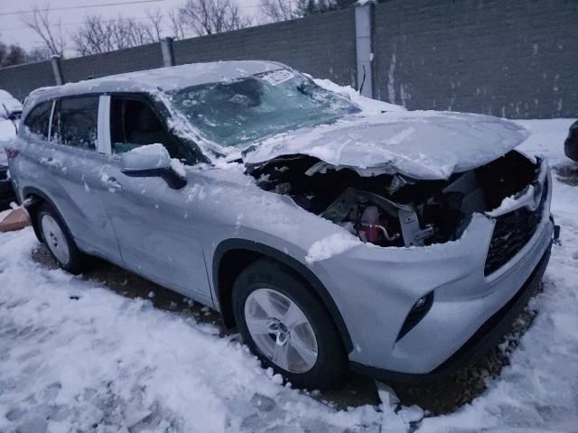 Photo 4 from auction – 2022 TOYOTA HIGHLANDER with VIN 5TDBBRCH4NS560360