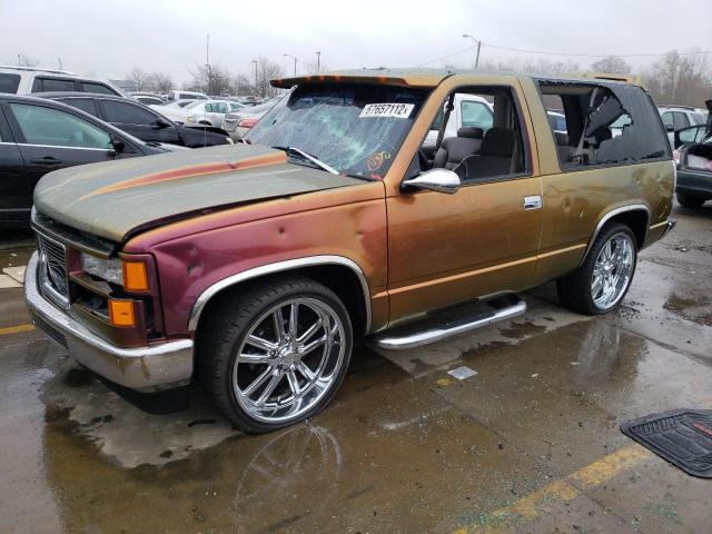 GMC YUKON 1996 with VIN 3GKEC18R0TG505482 - Photo from auction