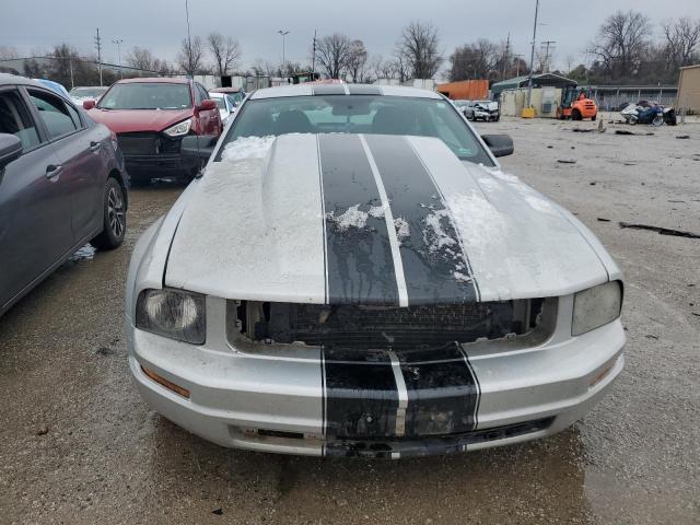 Photo 5 from auction – 2005 FORD MUSTANG with VIN 1ZVFT80N255116805
