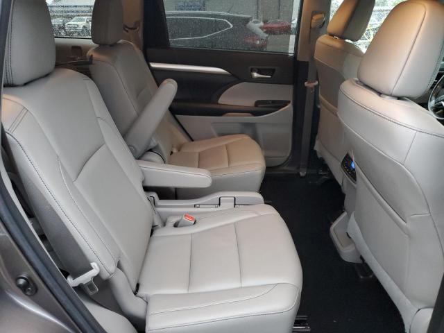 Zdjęcie 11 z aukcji – 2018 TOYOTA HIGHLANDER z VIN 5TDJZRFH1JS543593
