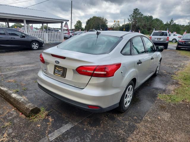 Photo 4 from auction – 2015 FORD FOCUS S with VIN 1FADP3E27FL339179