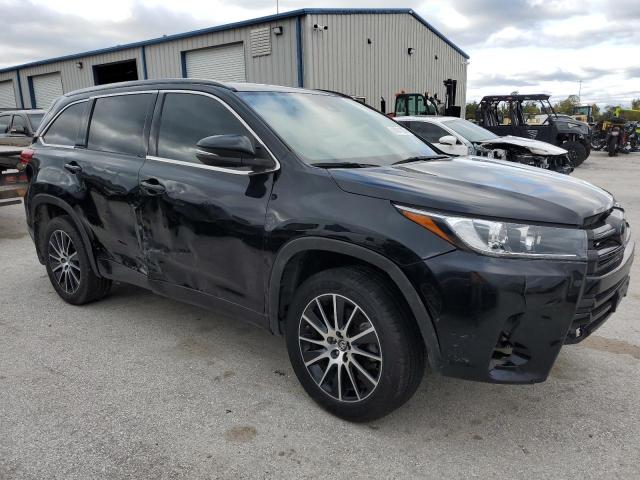 Foto 4 de la subasta – 2018 TOYOTA HIGHLANDER con VIN 5TDKZRFH6JS532111