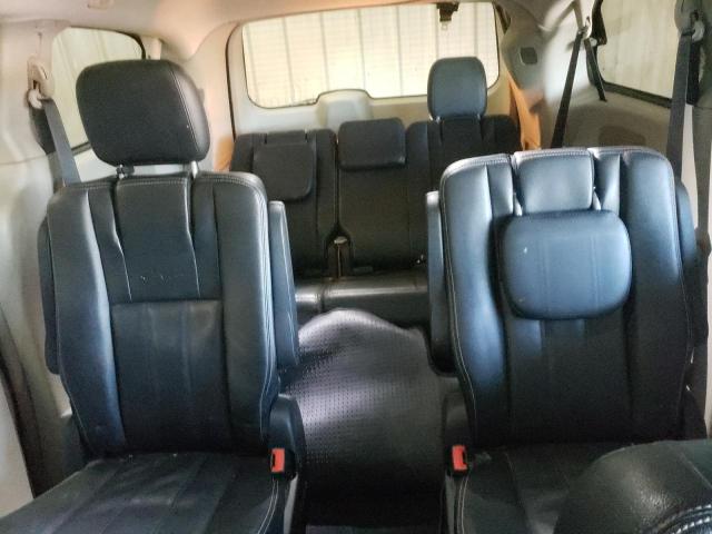 Photo 10 from auction – 2016 CHRYSLER TOWN & COU with VIN 2C4RC1BG6GR148166