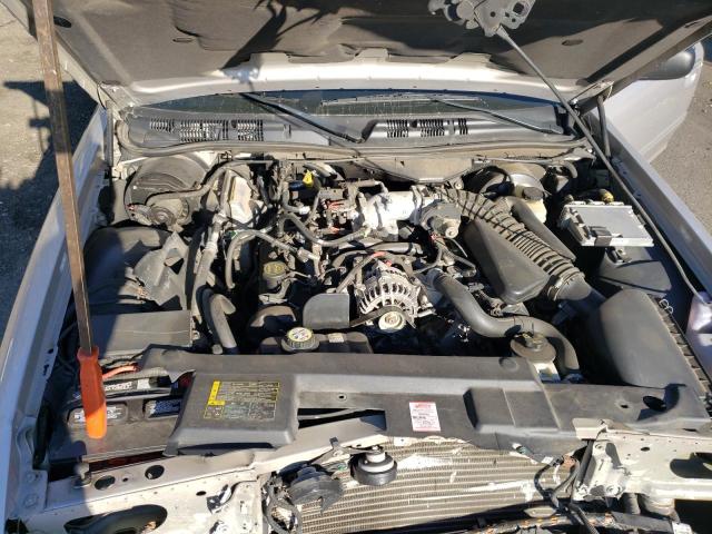 Photo 11 from auction – 2005 FORD CROWN VICT with VIN 2FDFP74W55X108371