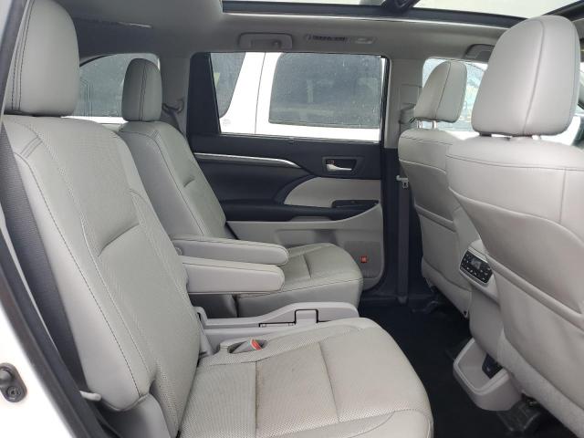 Photo 6 from auction – 2017 TOYOTA HIGHLANDER with VIN 5TDDZRFH7HS411929