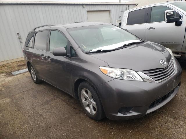 Photo 4 from auction – 2017 TOYOTA SIENNA LE with VIN 5TDKZ3DC8HS778530