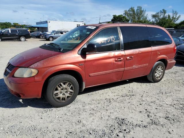 DODGE GRAND CARA 2005 with VIN 2D4GP44L15R387857 - Photo from auction