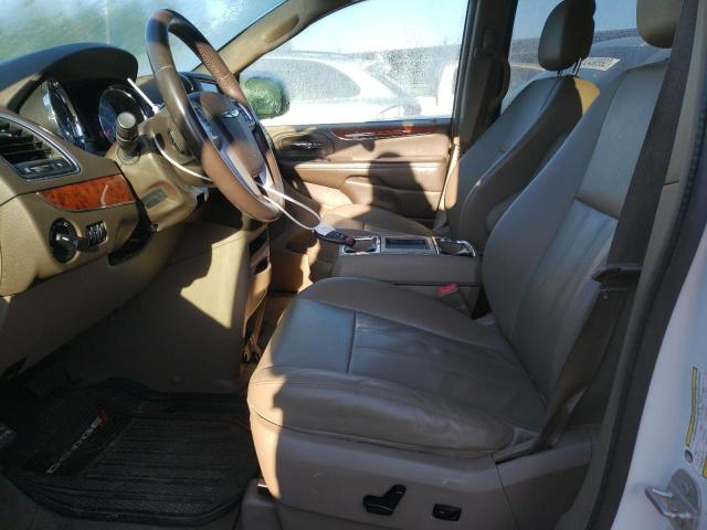 Photo 5 from auction – 2016 CHRYSLER TOWN & COU with VIN 2C4RC1BG7GR230200