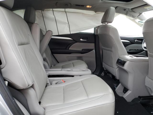 Photo 11 from auction – 2019 TOYOTA HIGHLANDER with VIN 5TDKZRFH6KS570102