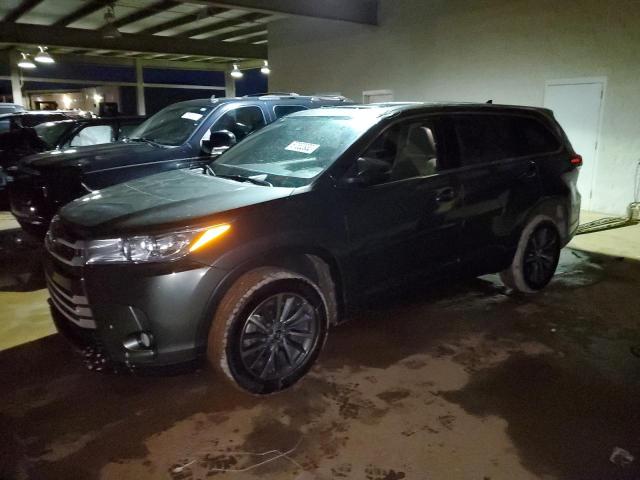 TOYOTA HIGHLANDER 2017 with VIN 5TDKZRFHXHS190057 - Photo from auction