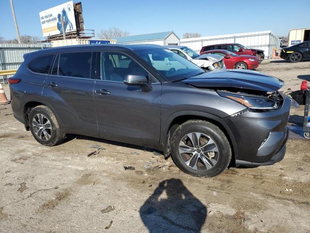 Photo 4 from auction – 2021 TOYOTA HIGHLANDER with VIN 5TDGZRBH2MS558401
