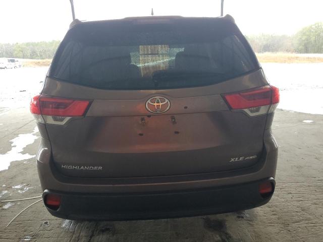 Photo 6 from auction – 2018 TOYOTA HIGHLANDER with VIN 5TDJZRFH2JS844891