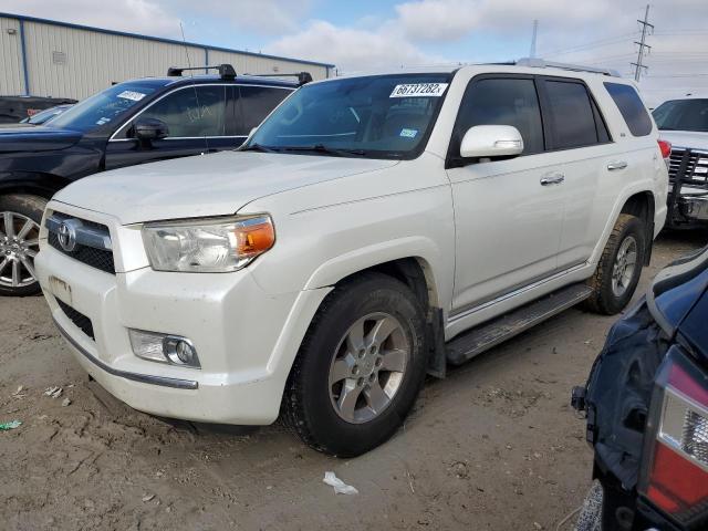 TOYOTA 4RUNNER SR 2011 مع رقم تعريف المركبة JTEZU5JR8B5022268 - صورة من المزاد