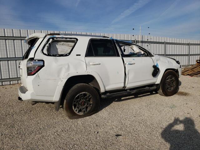 Photo 3 from auction – 2022 TOYOTA 4RUNNER SR with VIN JTEEU5JRXN5265292
