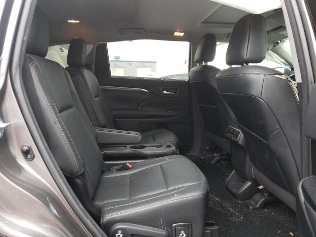 Photo 11 from auction – 2017 TOYOTA HIGHLANDER with VIN 5TDDZRFH1HS450192