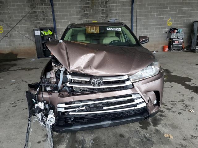 Photo 5 from auction – 2018 TOYOTA HIGHLANDER with VIN 5TDJZRFH2JS844891