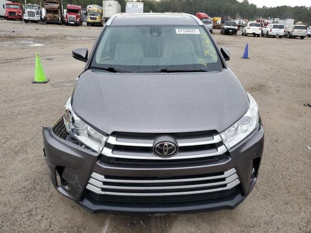 Photo 5 from auction – 2018 TOYOTA HIGHLANDER with VIN 5TDJZRFH1JS543593