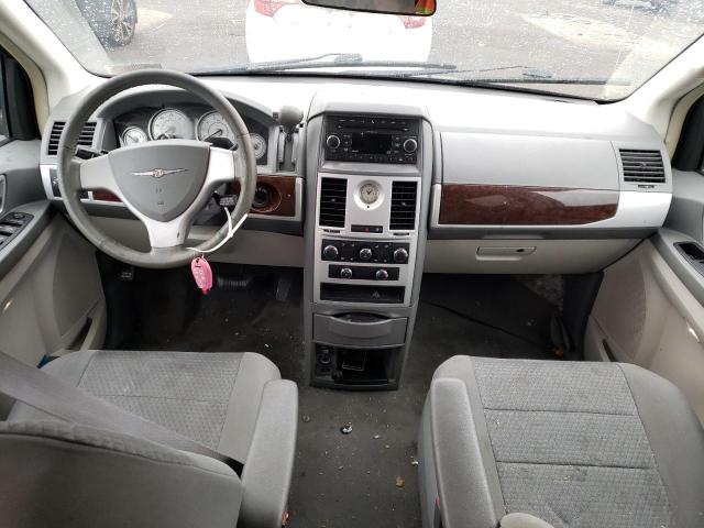 Photo 8 from auction – 2010 CHRYSLER TOWN & COU with VIN 2A4RR5D11AR257182