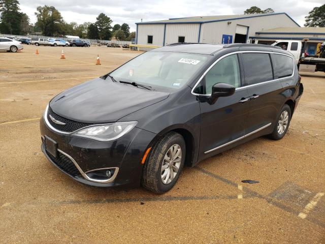 CHRYSLER PACIFICA T 2017 with VIN 2C4RC1BGXHR832834 - Photo from auction
